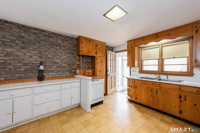 24 Norway Road, North Haven, CT 06473