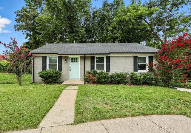 513 Adams Ct, Clarksville, TN 37040