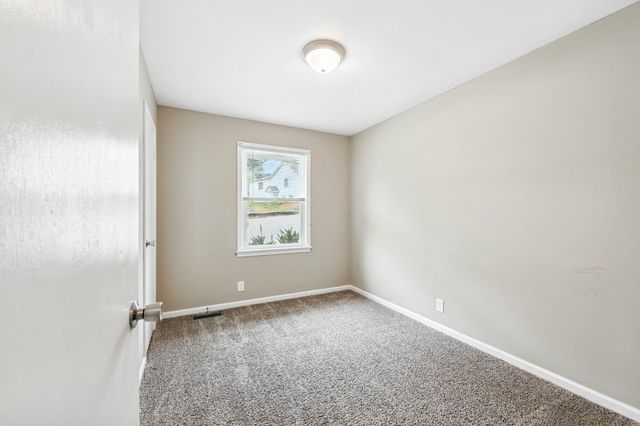 513 Adams Ct, Clarksville, TN 37040