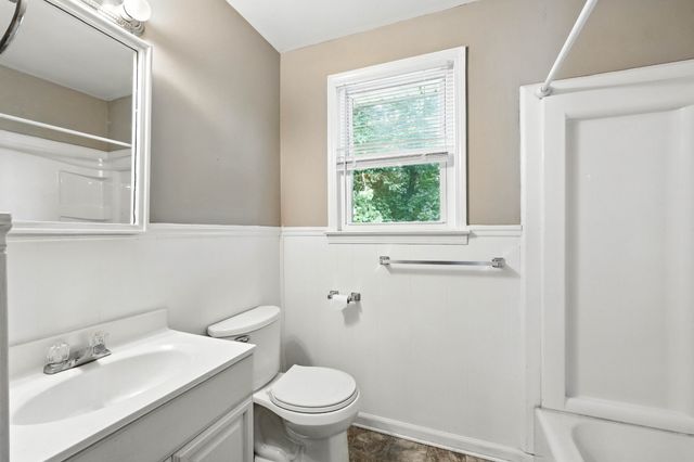 513 Adams Ct, Clarksville, TN 37040