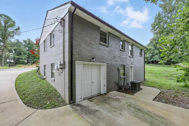 513 Adams Ct, Clarksville, TN 37040