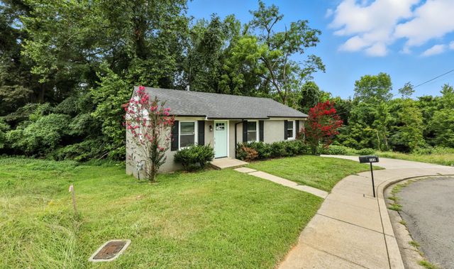 513 Adams Ct, Clarksville, TN 37040