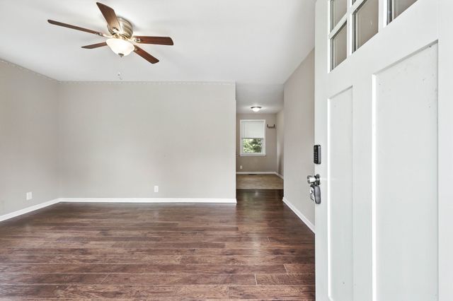 513 Adams Ct, Clarksville, TN 37040