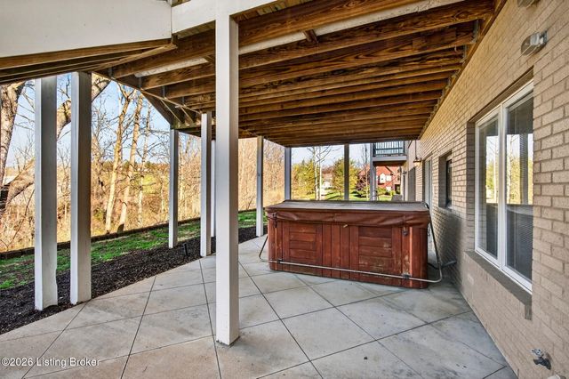 502 Weatherford Pl, Louisville, KY 40245
