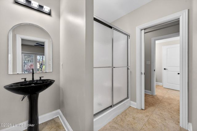 502 Weatherford Pl, Louisville, KY 40245