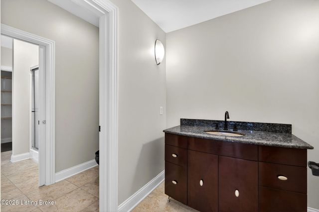 502 Weatherford Pl, Louisville, KY 40245