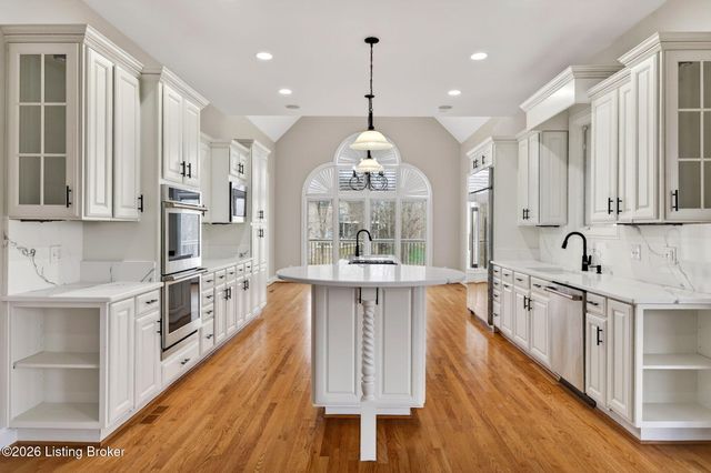 502 Weatherford Pl, Louisville, KY 40245