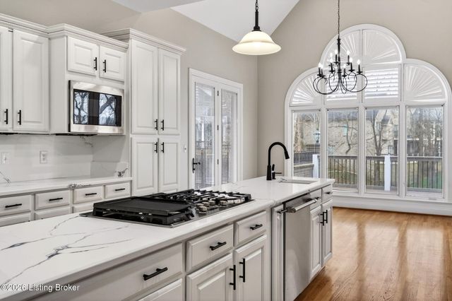 502 Weatherford Pl, Louisville, KY 40245