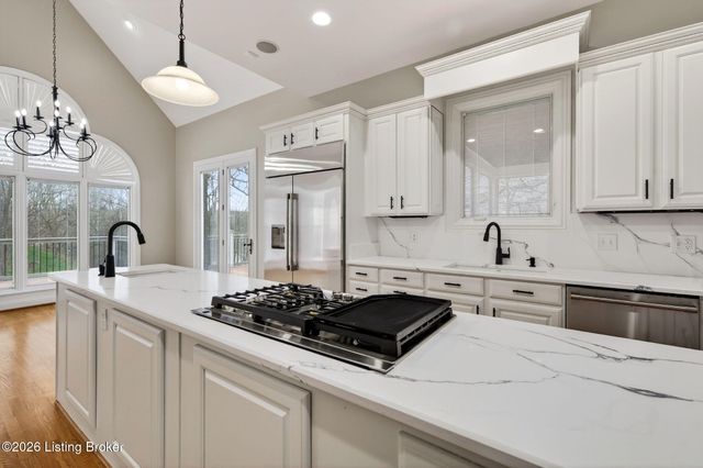 502 Weatherford Pl, Louisville, KY 40245