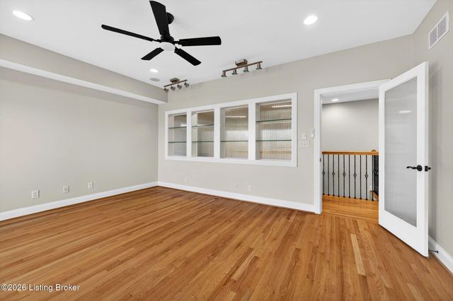 502 Weatherford Pl, Louisville, KY 40245