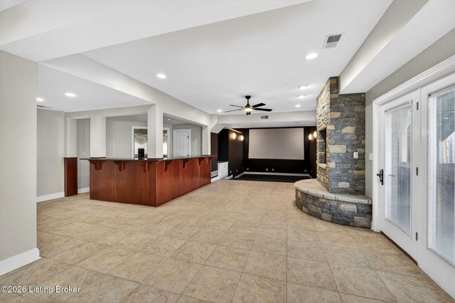 502 Weatherford Pl, Louisville, KY 40245