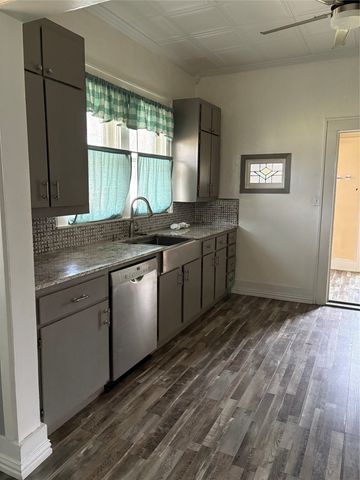 423 E Navasota Street, Groesbeck, TX 76642