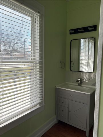 423 E Navasota Street, Groesbeck, TX 76642