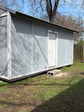 423 E Navasota Street, Groesbeck, TX 76642