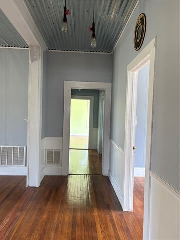 423 E Navasota Street, Groesbeck, TX 76642