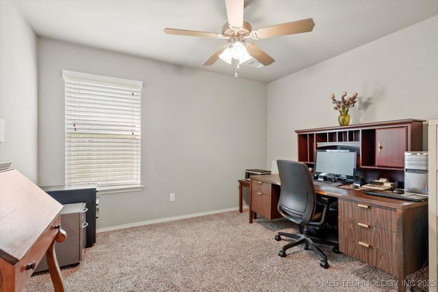 6904 S Chestnut Avenue, Broken Arrow, OK 74011