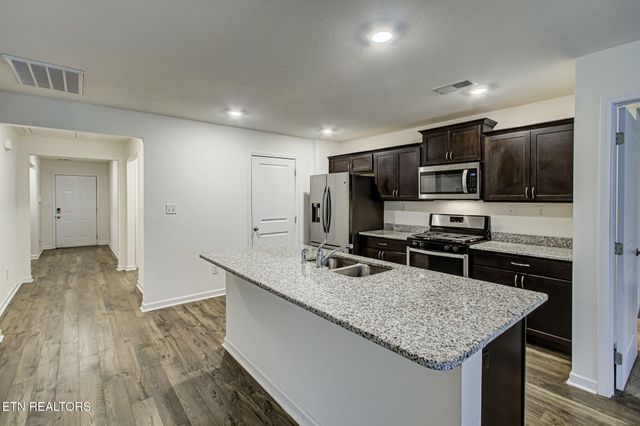 223 Ambernic Way, Sweetwater, TN 37874