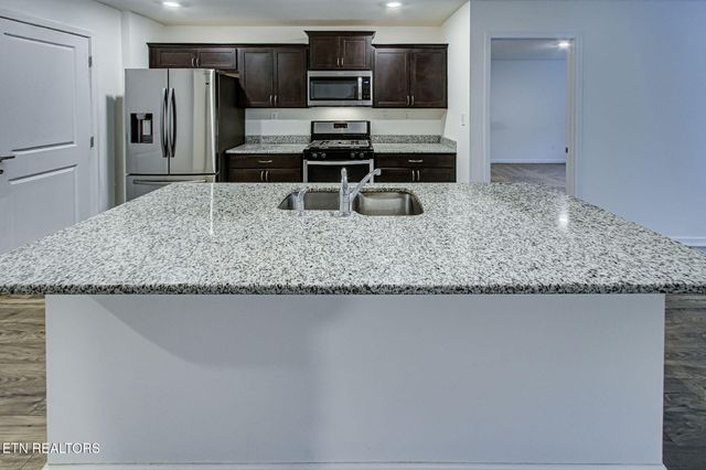 223 Ambernic Way, Sweetwater, TN 37874