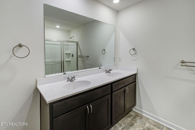 223 Ambernic Way, Sweetwater, TN 37874