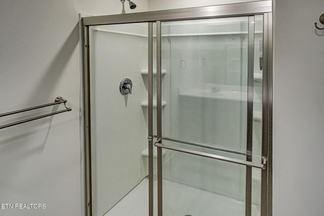 223 Ambernic Way, Sweetwater, TN 37874