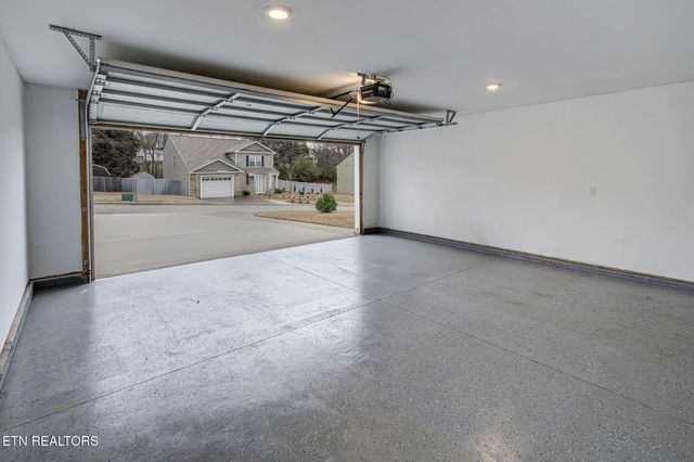 223 Ambernic Way, Sweetwater, TN 37874