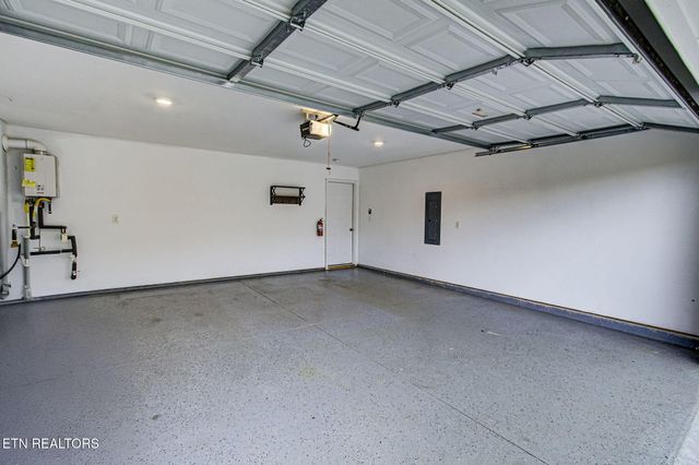 223 Ambernic Way, Sweetwater, TN 37874