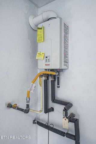 223 Ambernic Way, Sweetwater, TN 37874