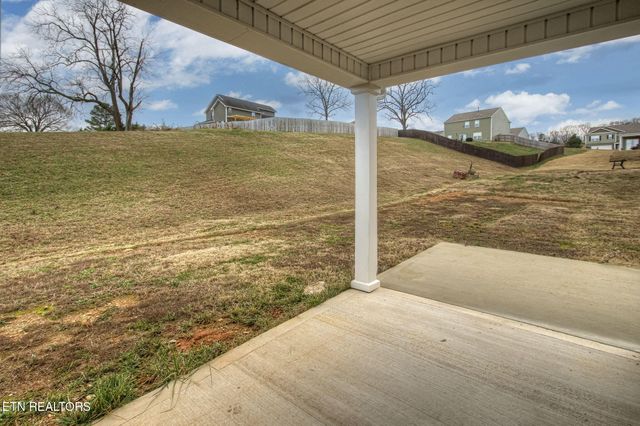 223 Ambernic Way, Sweetwater, TN 37874