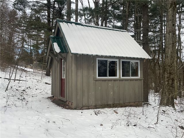 9 Mount Pleasant Drive, Bainbridge, NY 13733