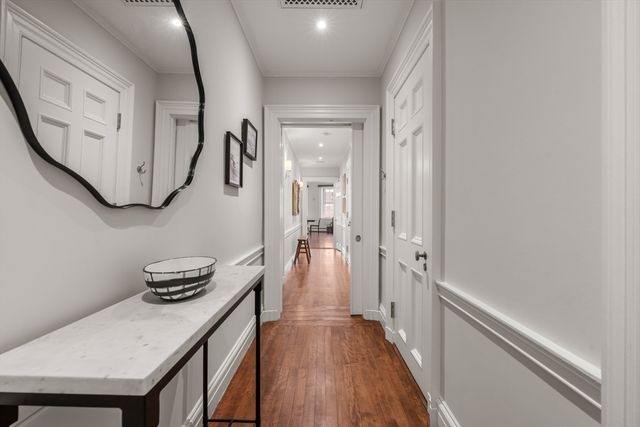 95 Beacon 9, Boston, MA 02108