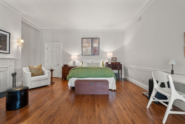 95 Beacon 9, Boston, MA 02108