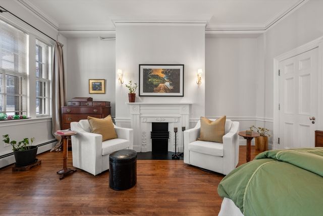 95 Beacon 9, Boston, MA 02108