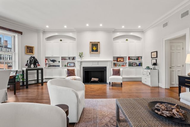 95 Beacon 9, Boston, MA 02108