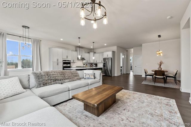 5526 Helmsdale Boulevard, West Bloomfield, MI 48322