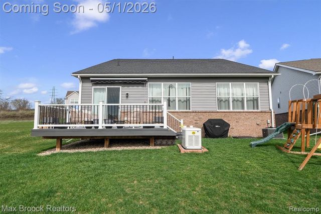 5526 Helmsdale Boulevard, West Bloomfield, MI 48322
