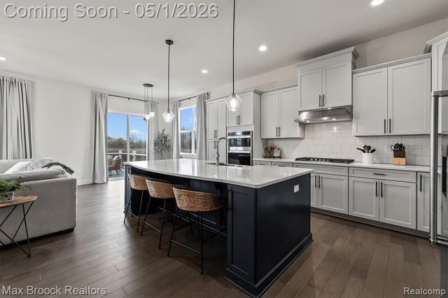 5526 Helmsdale Boulevard, West Bloomfield, MI 48322