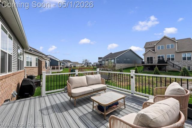 5526 Helmsdale Boulevard, West Bloomfield, MI 48322