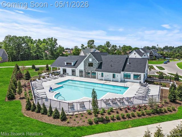 5526 Helmsdale Boulevard, West Bloomfield, MI 48322