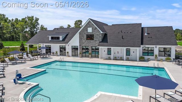 5526 Helmsdale Boulevard, West Bloomfield, MI 48322