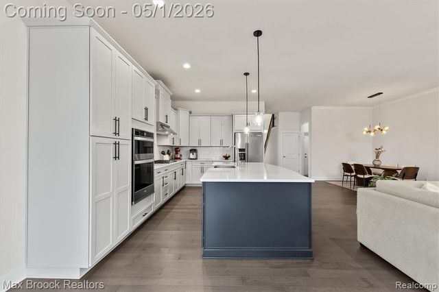 5526 Helmsdale Boulevard, West Bloomfield, MI 48322