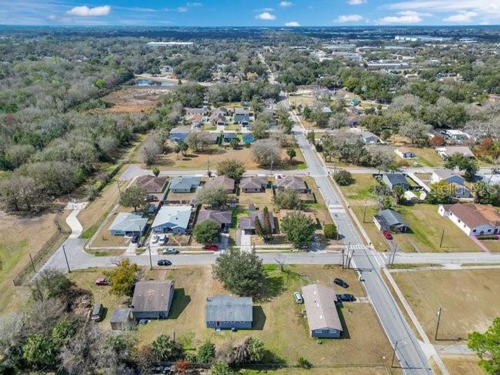 Image 28 of property listing at 1809 PEAR AVENUE, Sanford, FL 32771