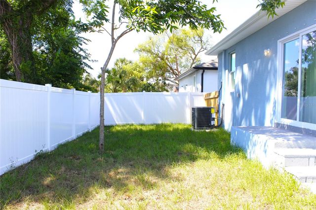 9302 N 18TH STREET, Tampa, FL 33604