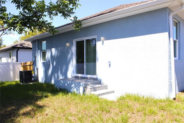 9302 N 18TH STREET, Tampa, FL 33604
