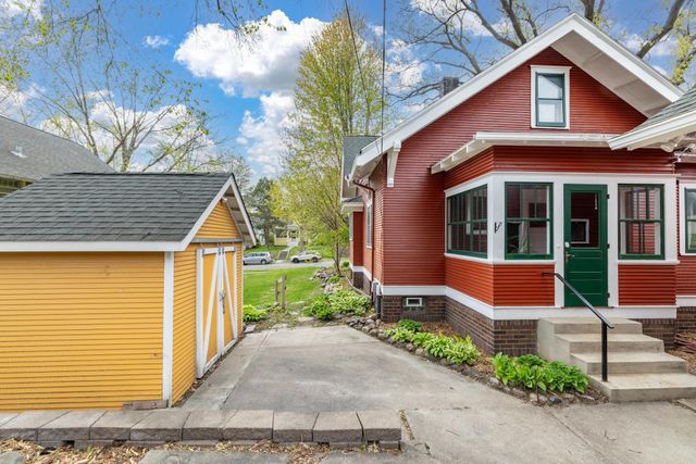 1464 Chelmsford Street, Saint Paul, MN 55108