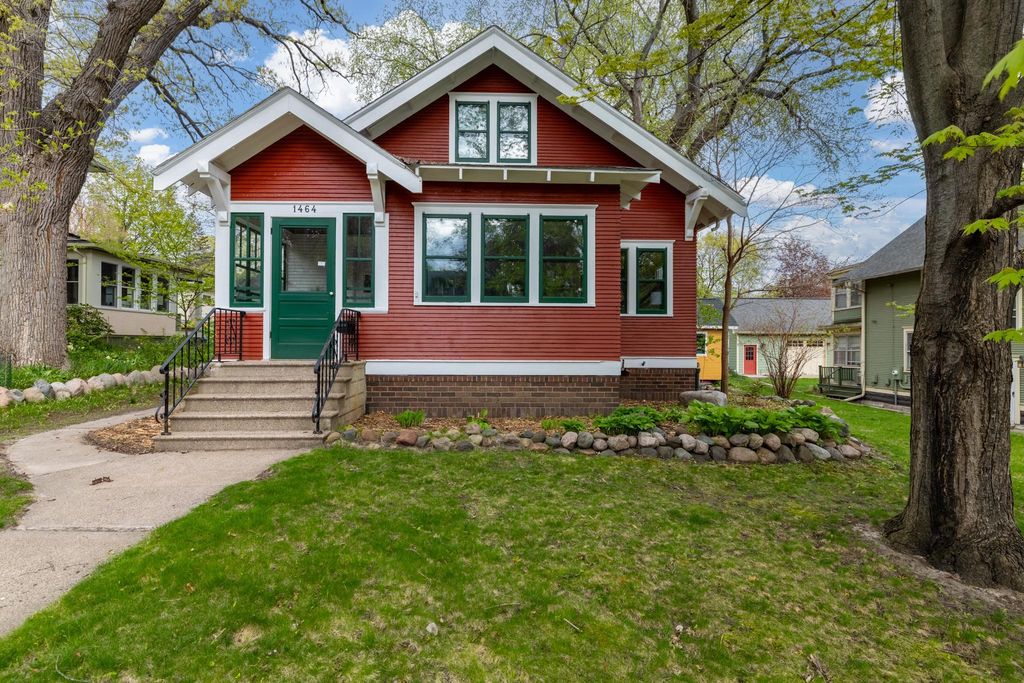 1464 Chelmsford Street, Saint Paul, MN 55108