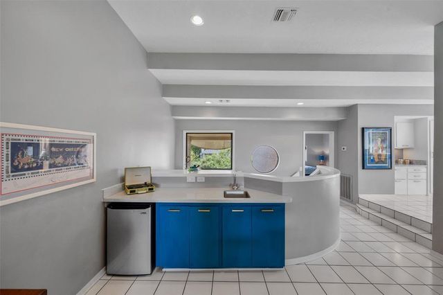 100 Cove W, Conroe, TX 77356