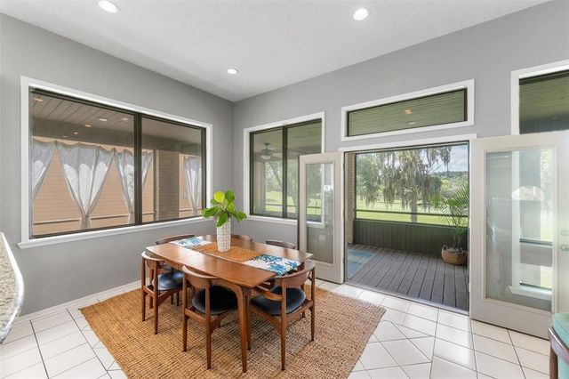 100 Cove W, Conroe, TX 77356