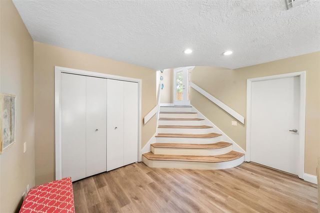 100 Cove W, Conroe, TX 77356