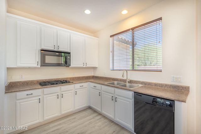 15741 S Camino Muesa, Sahuarita, AZ 85629