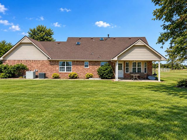 21800 E 450 Road, Pryor, OK 74361